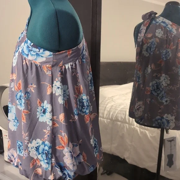 Top - Picture 6 of 9